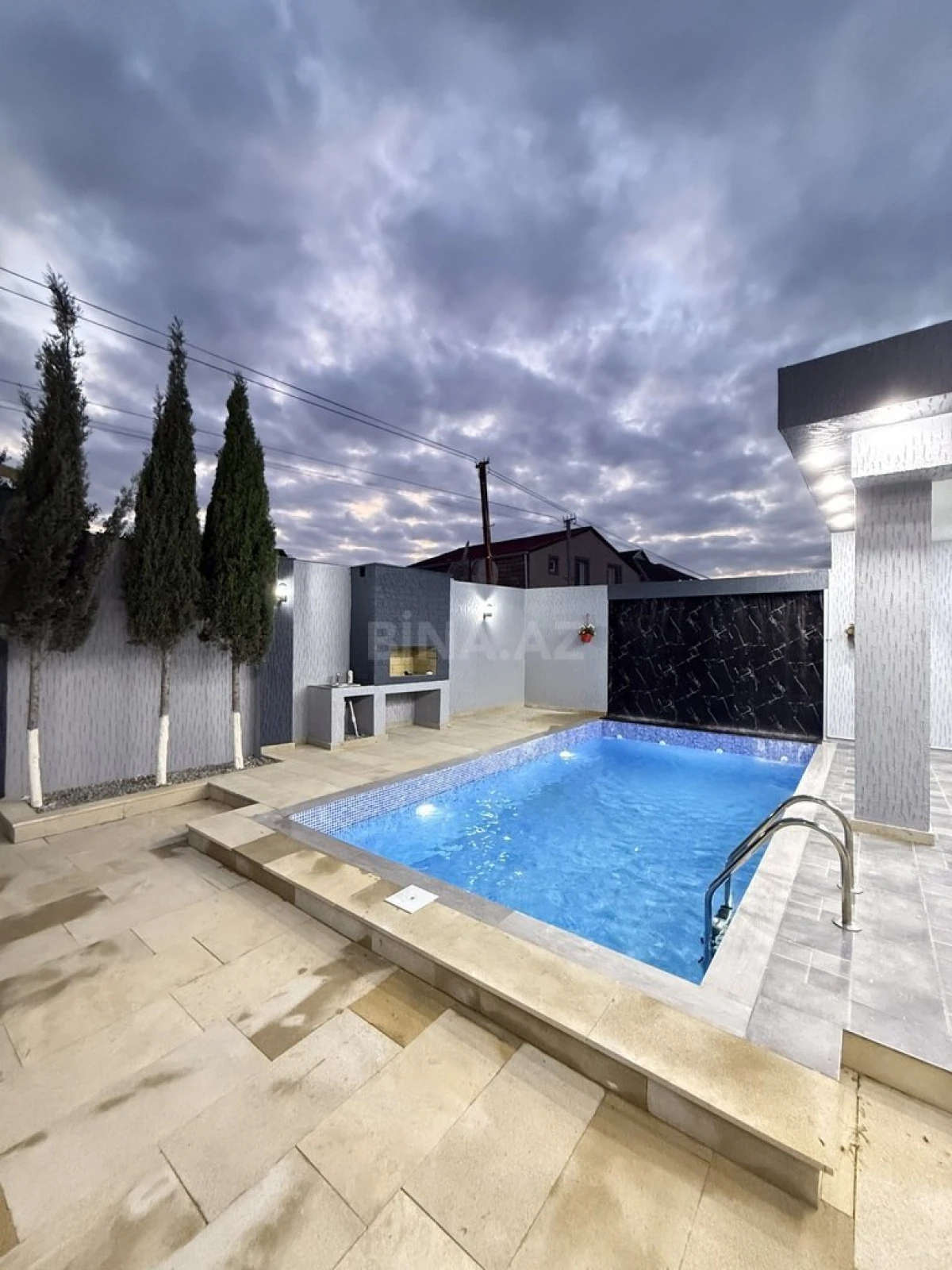 Satılır 4 otaqlı həyət evi 160 m²