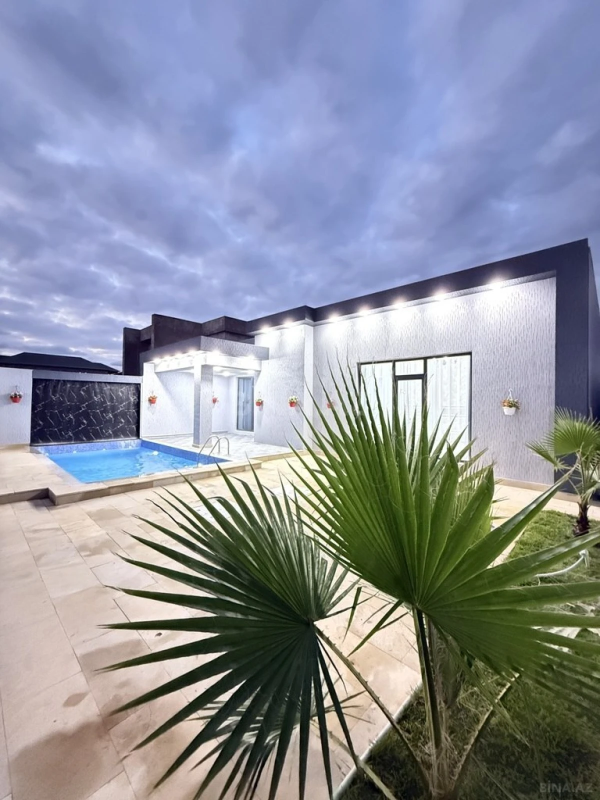 Satılır 4 otaqlı həyət evi 160 m²