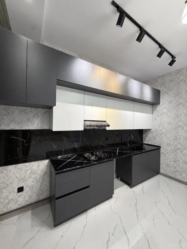 Satılır 4 otaqlı həyət evi 160 m²