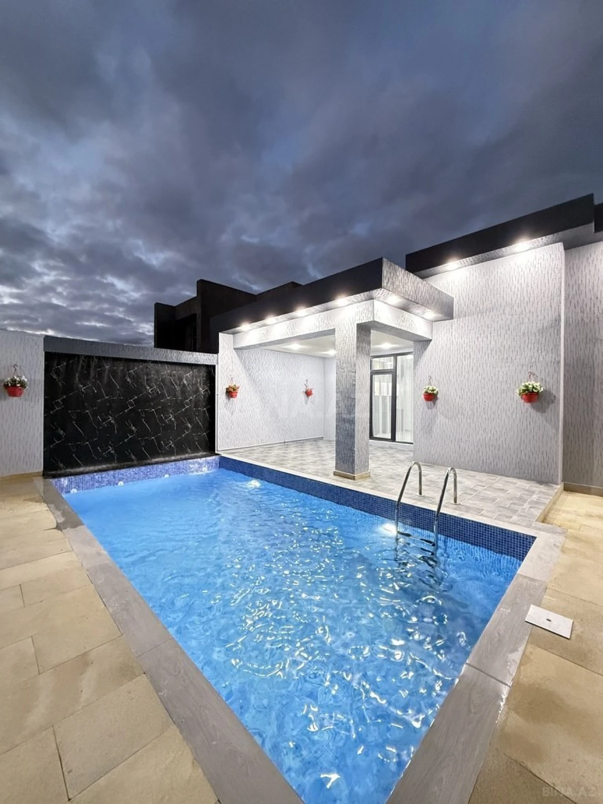 Satılır 4 otaqlı həyət evi 160 m²