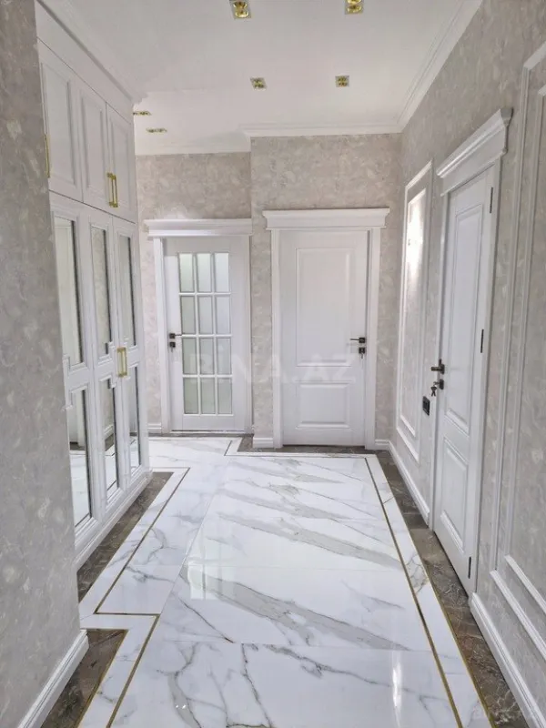 Satılır 3 otaqlı mənzil 115 m²