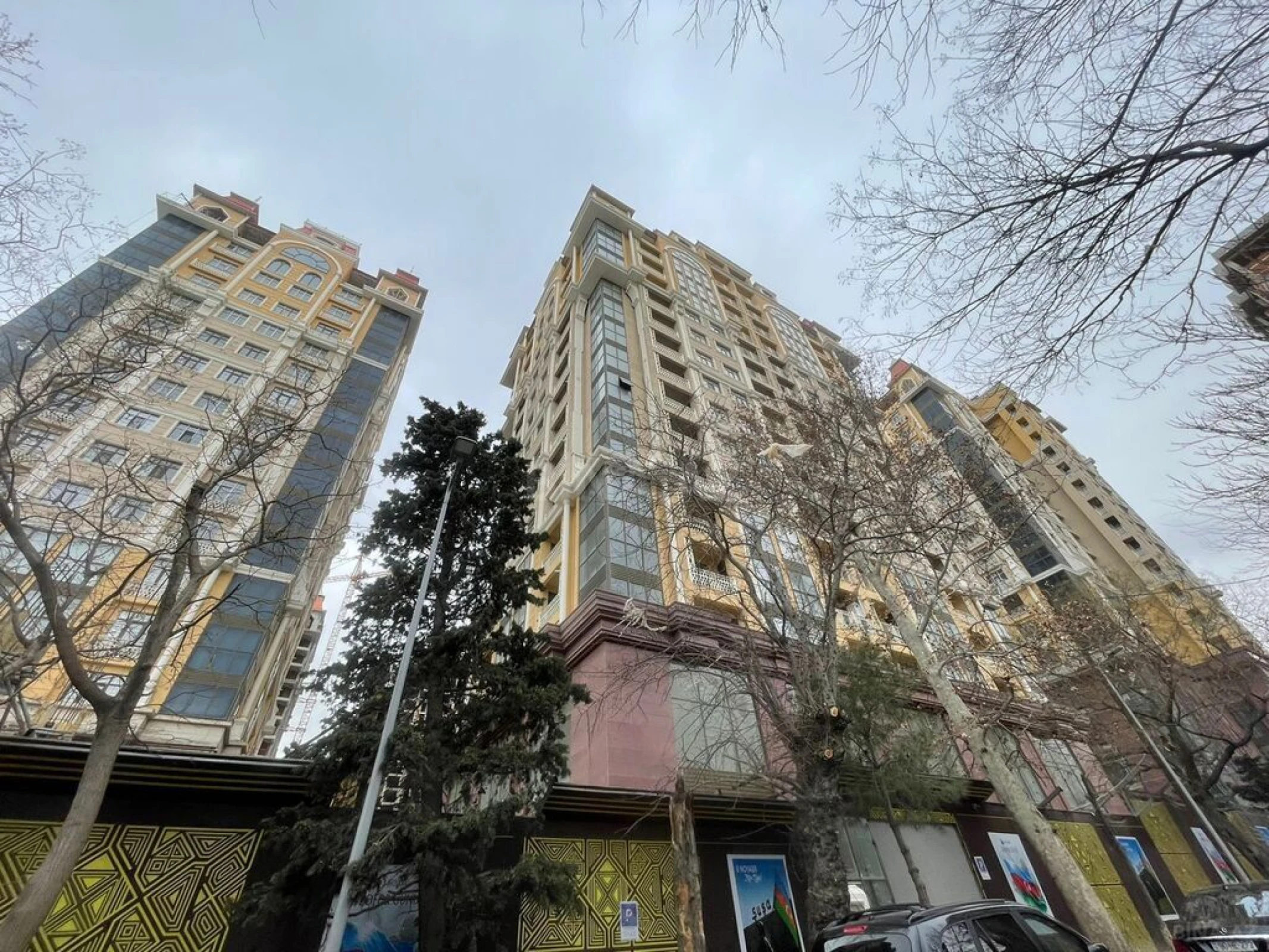 Satılır 3 otaqlı mənzil 120 m²