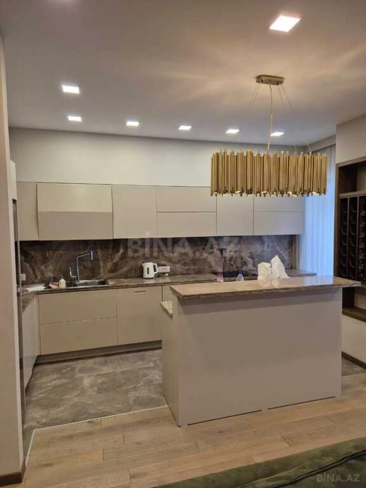 Kirayə verilir 3 otaqlı mənzil 120 m²