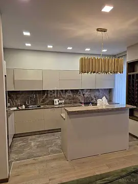 Kirayə verilir 3 otaqlı mənzil 120 m²