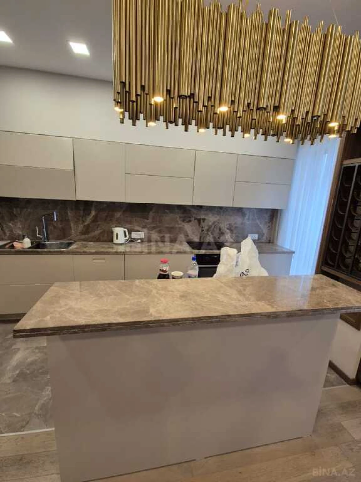 Kirayə verilir 3 otaqlı mənzil 120 m²