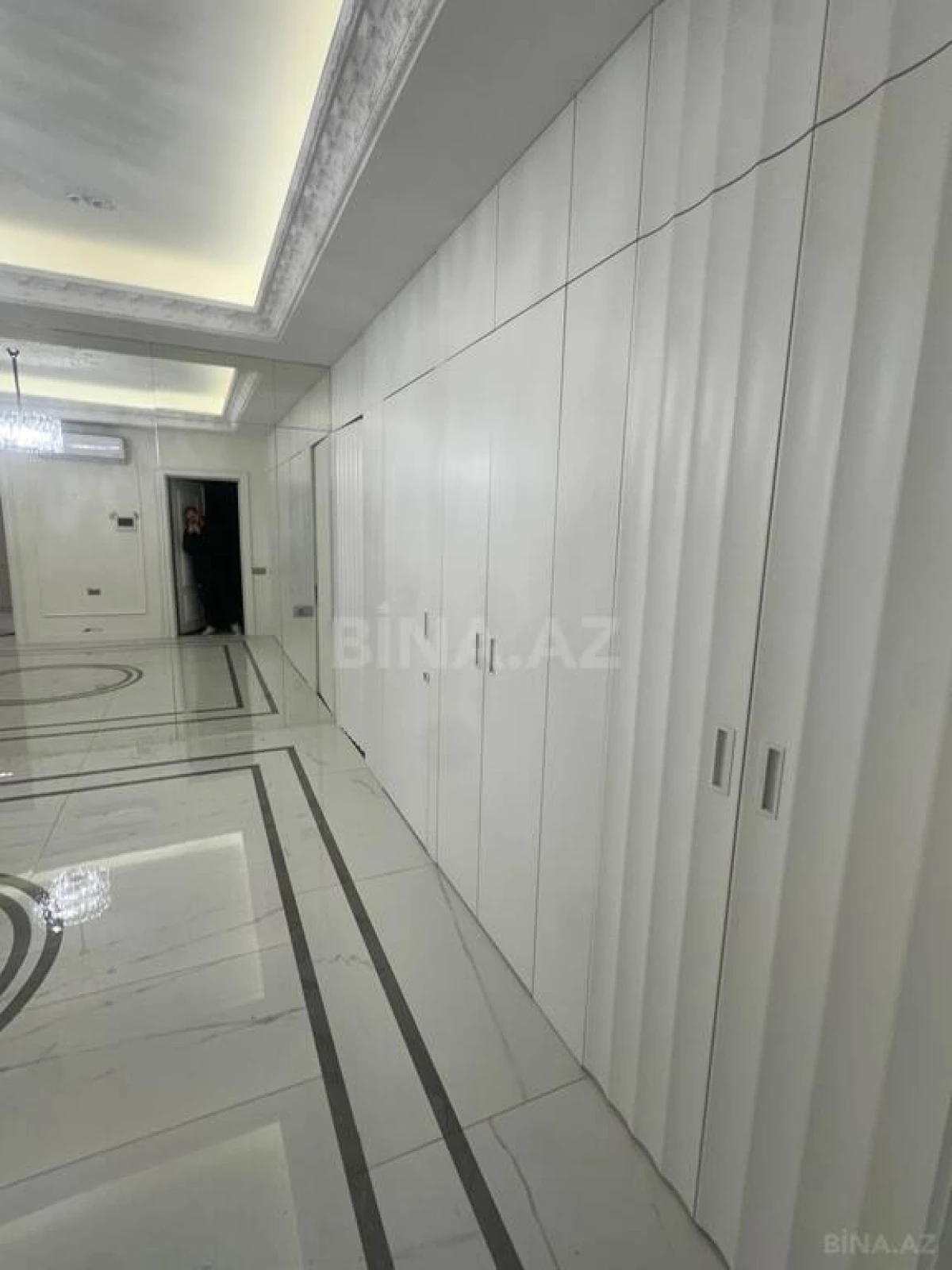 Kirayə verilir 3 otaqlı mənzil 172 m²
