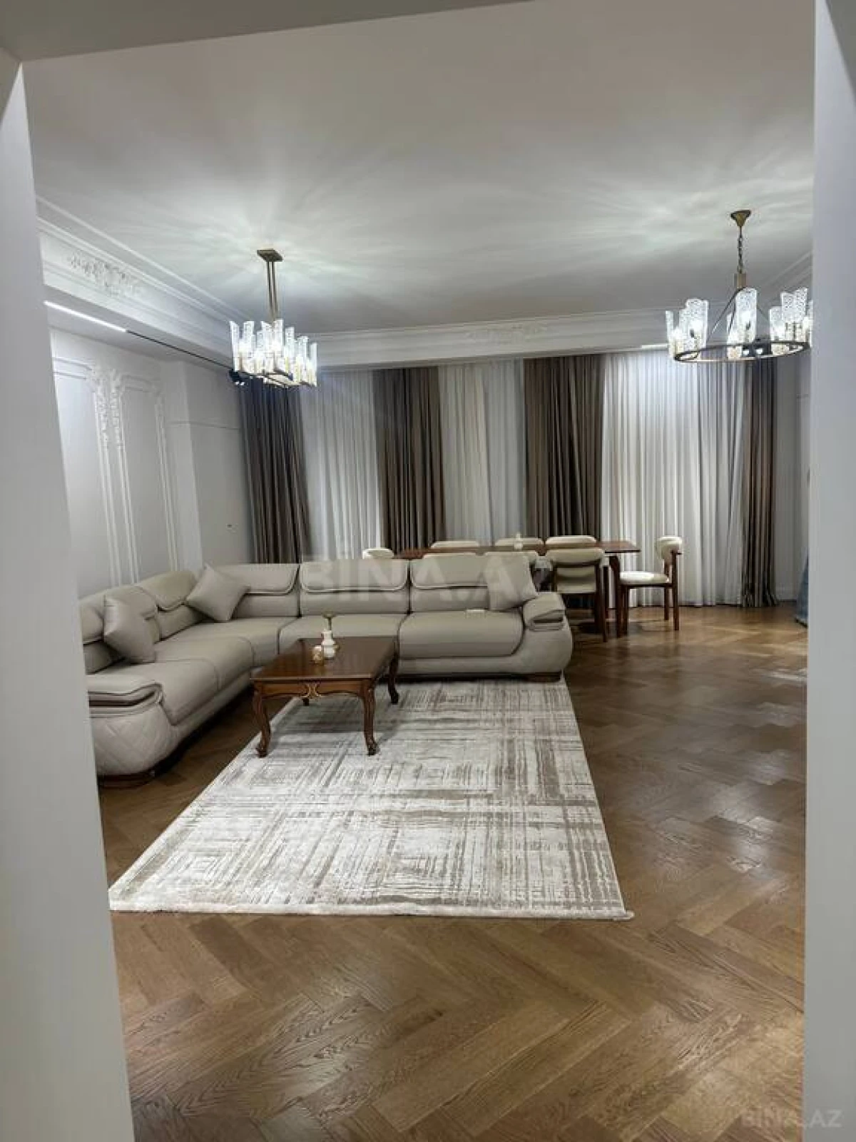 Kirayə verilir 3 otaqlı mənzil 172 m²