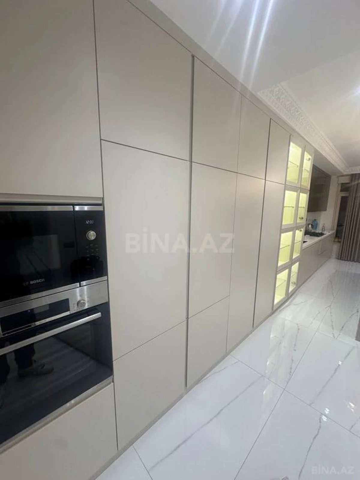 Kirayə verilir 3 otaqlı mənzil 172 m²