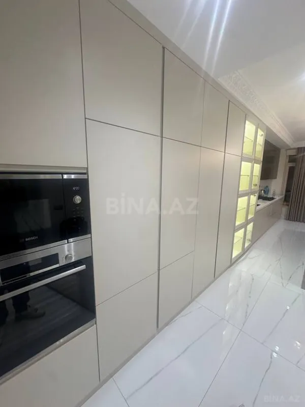 Kirayə verilir 3 otaqlı mənzil 172 m²
