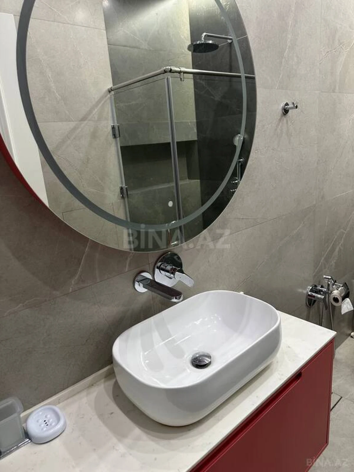 Kirayə verilir 3 otaqlı mənzil 172 m²