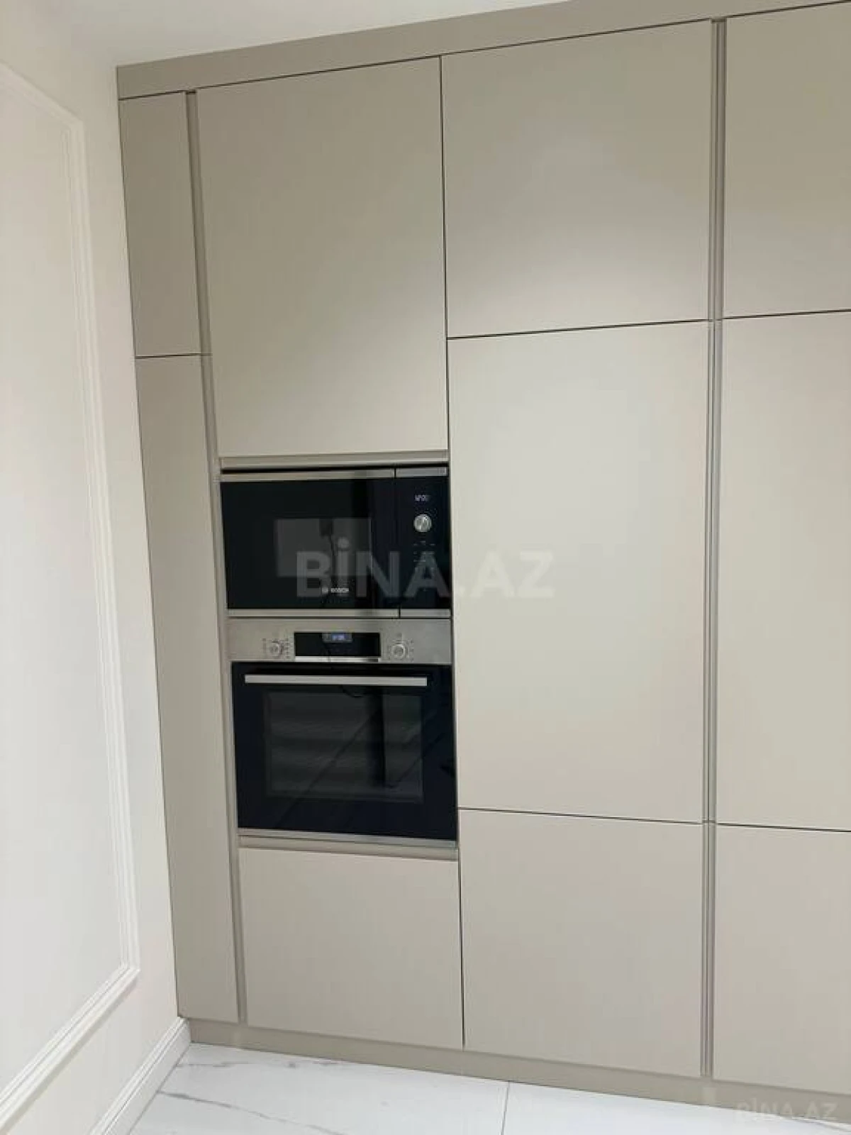Kirayə verilir 3 otaqlı mənzil 172 m²