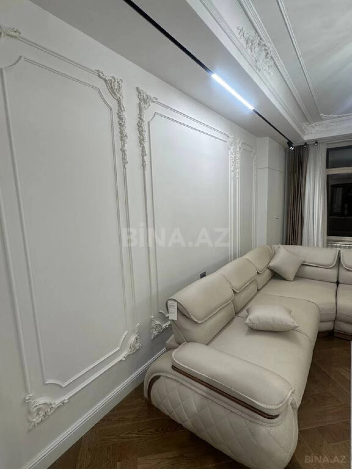 Kirayə verilir 3 otaqlı mənzil 172 m²