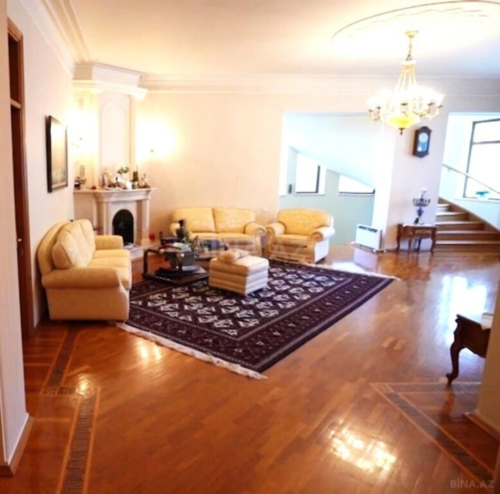 Satılır 8 otaqlı həyət evi 500 m²