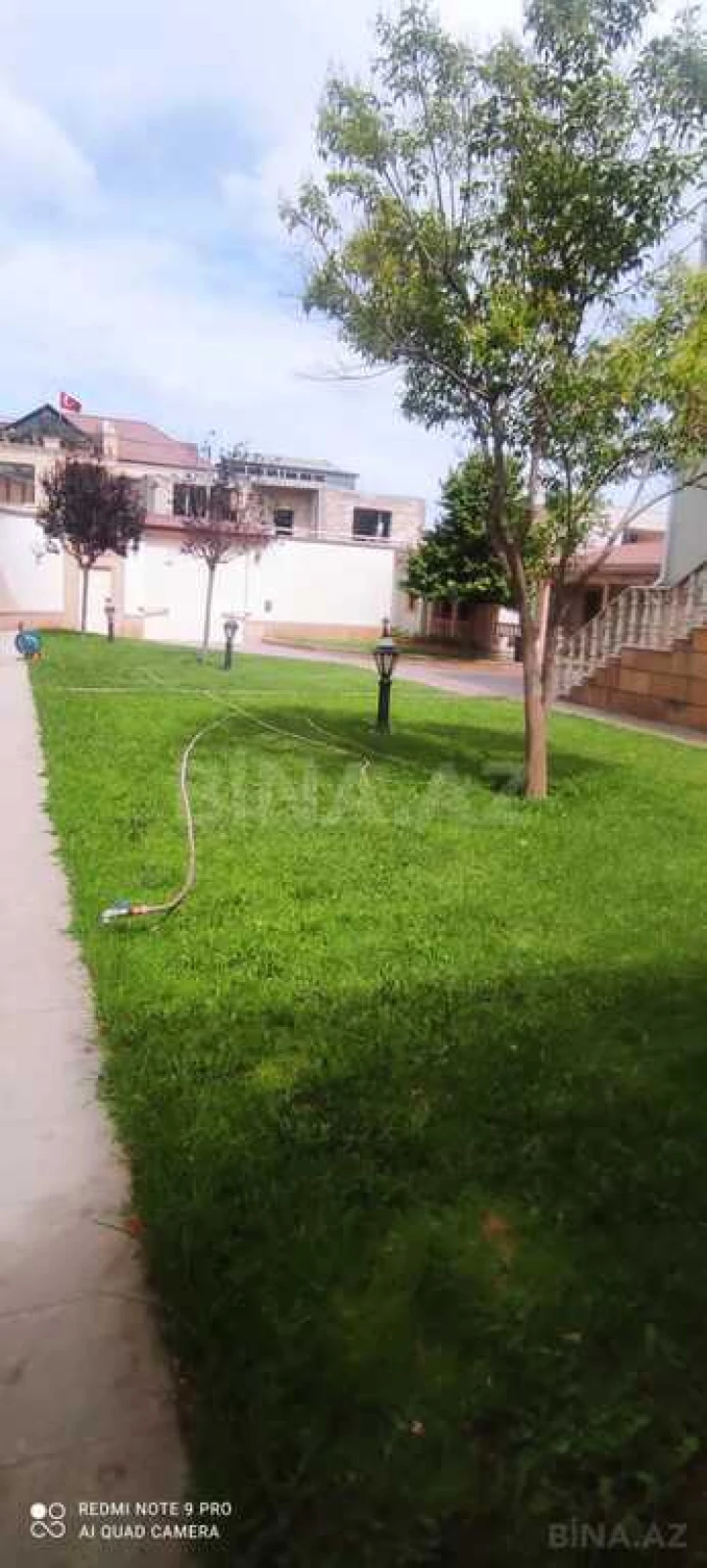 Satılır 8 otaqlı həyət evi 500 m²