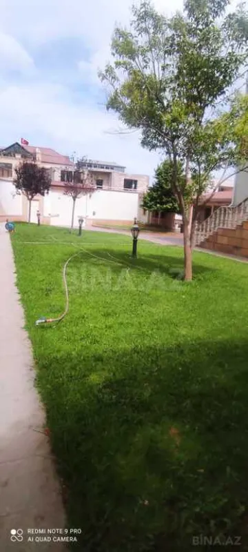 Satılır 8 otaqlı həyət evi 500 m²