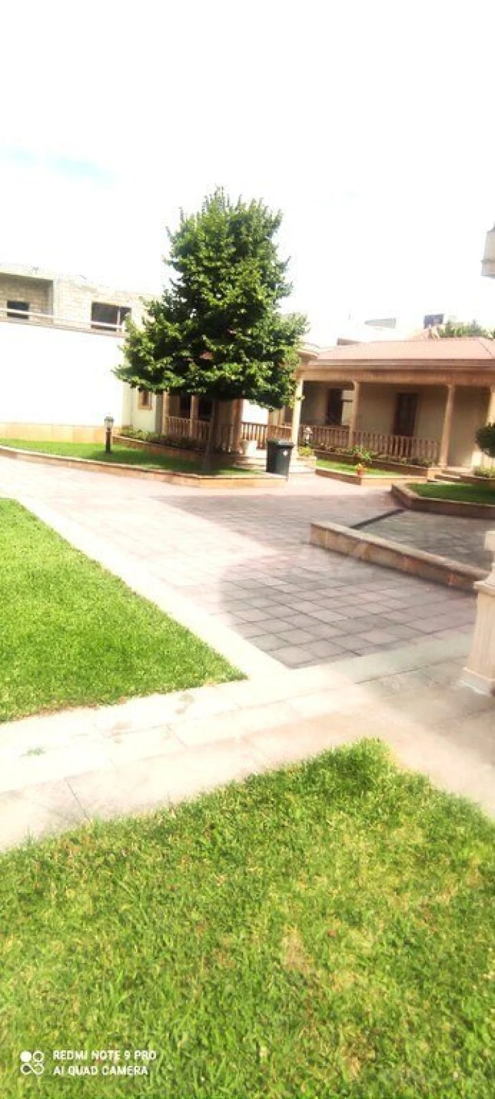 Satılır 8 otaqlı həyət evi 500 m²