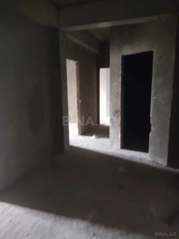 Satılır 5 otaqlı mənzil 326 m²