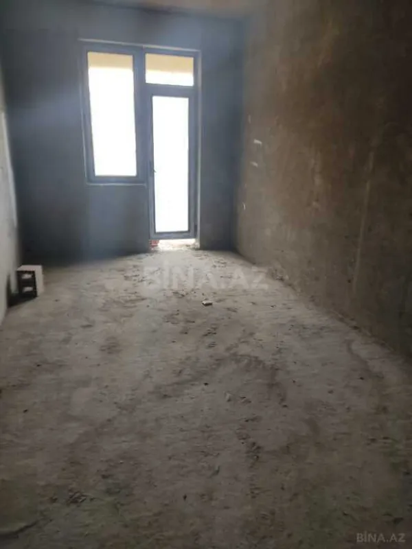 Satılır 5 otaqlı mənzil 326 m²