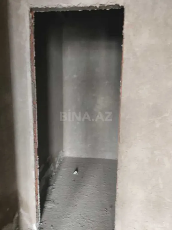 Satılır 5 otaqlı mənzil 326 m²