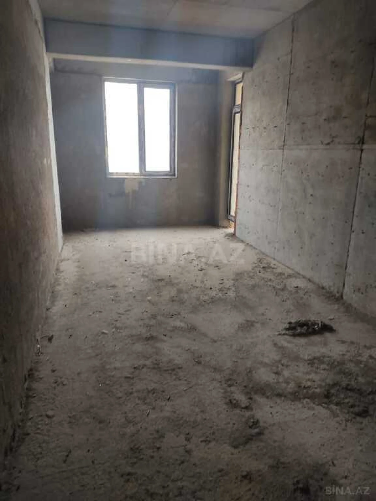 Satılır 5 otaqlı mənzil 326 m²