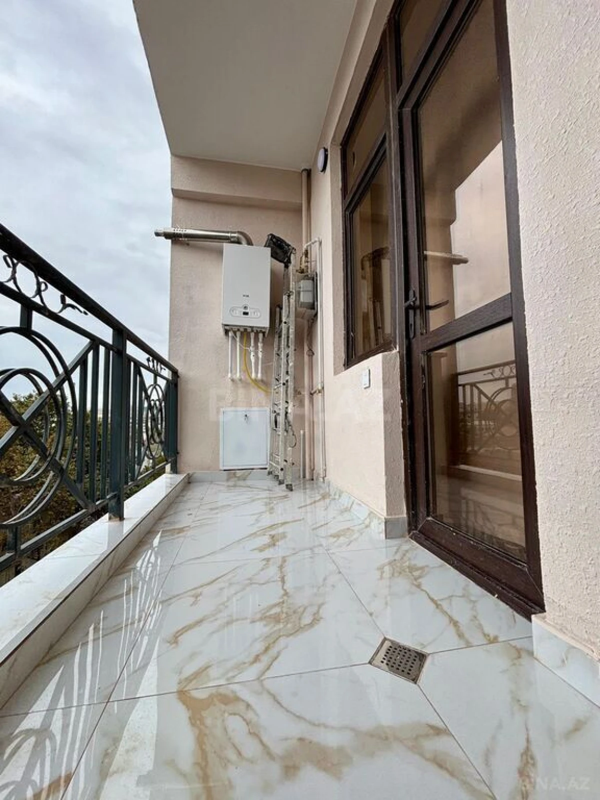 Satılır 2 otaqlı mənzil 65 m²