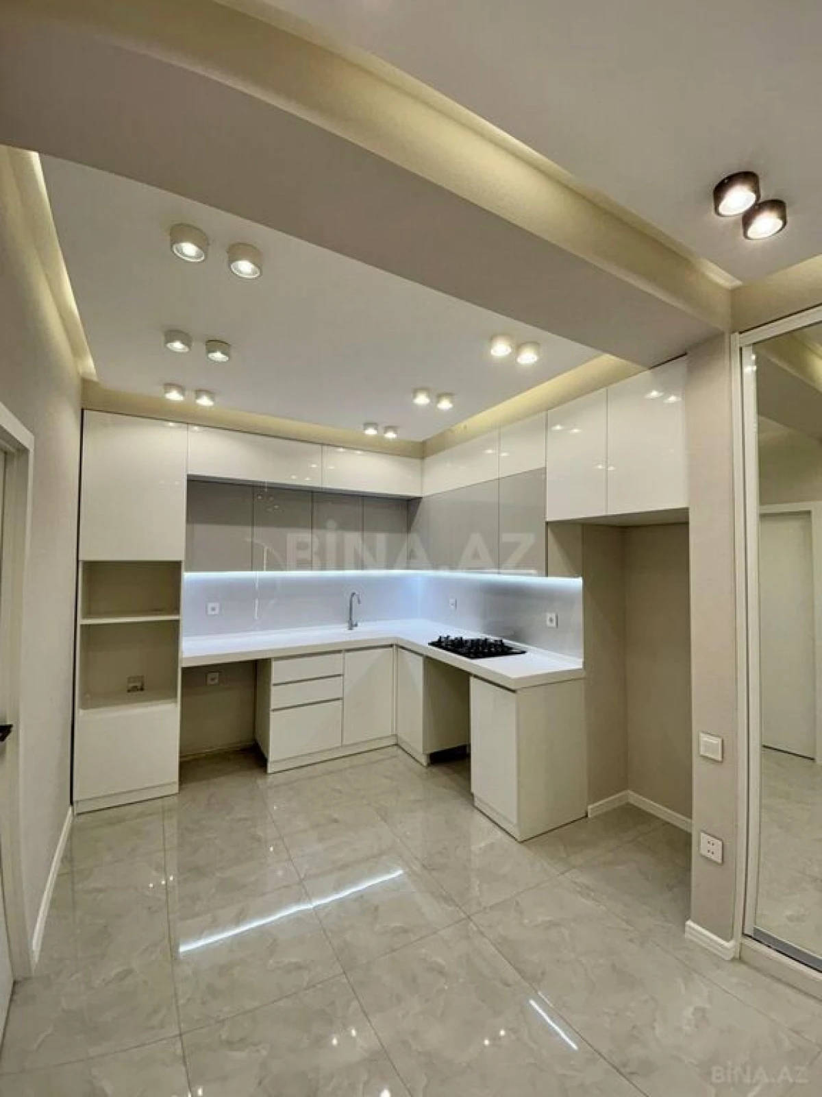Satılır 2 otaqlı mənzil 65 m²