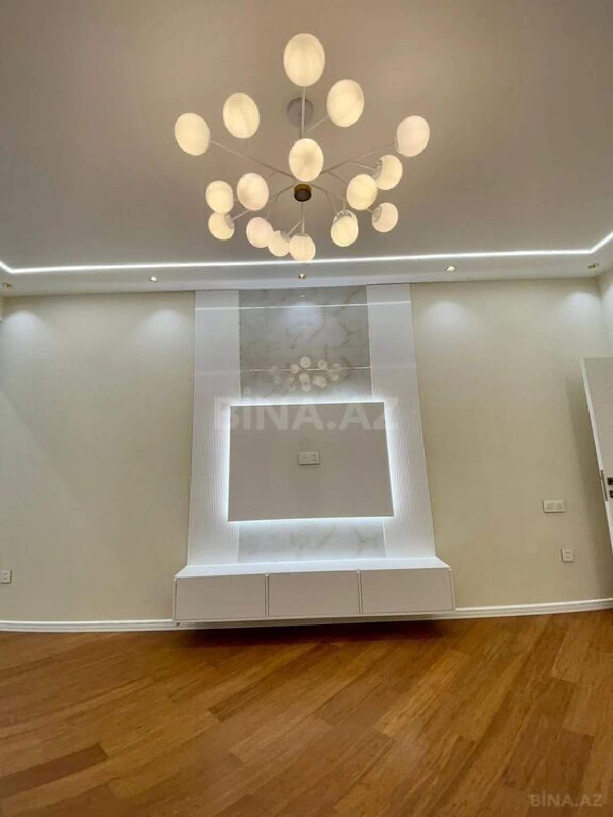 Satılır 2 otaqlı mənzil 65 m²