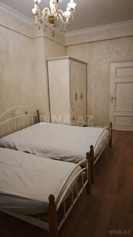 Kirayə verilir 3 otaqlı mənzil 120 m²