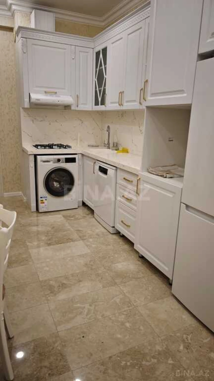 Kirayə verilir 3 otaqlı mənzil 120 m²