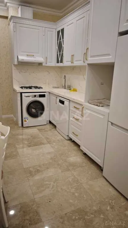 Kirayə verilir 3 otaqlı mənzil 120 m²