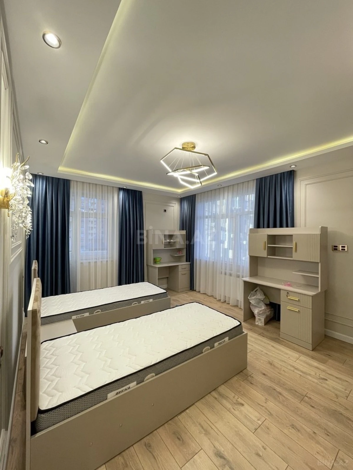 Satılır 3 otaqlı mənzil 115 m²