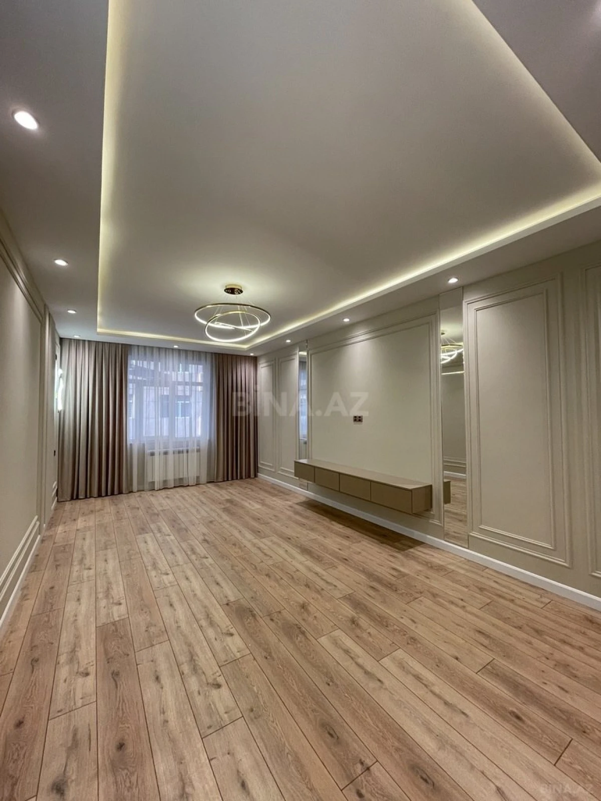 Satılır 3 otaqlı mənzil 115 m²