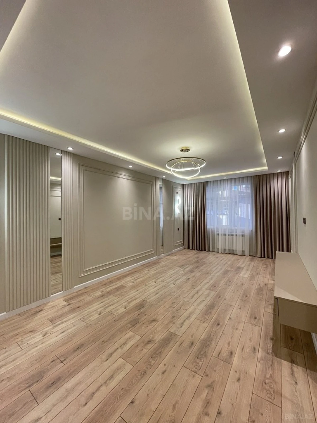 Satılır 3 otaqlı mənzil 115 m²