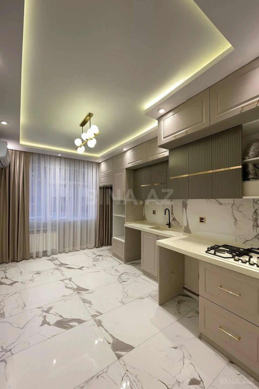 Satılır 3 otaqlı mənzil 115 m²