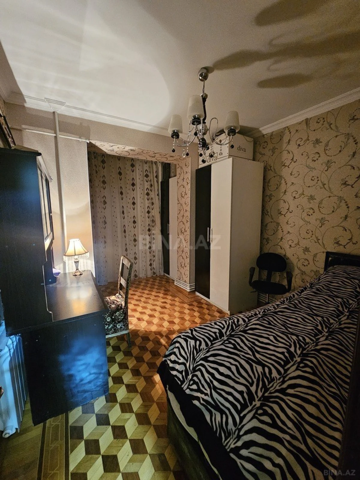 Satılır 5 otaqlı mənzil 125 m²