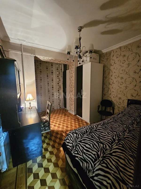 Satılır 5 otaqlı mənzil 125 m²