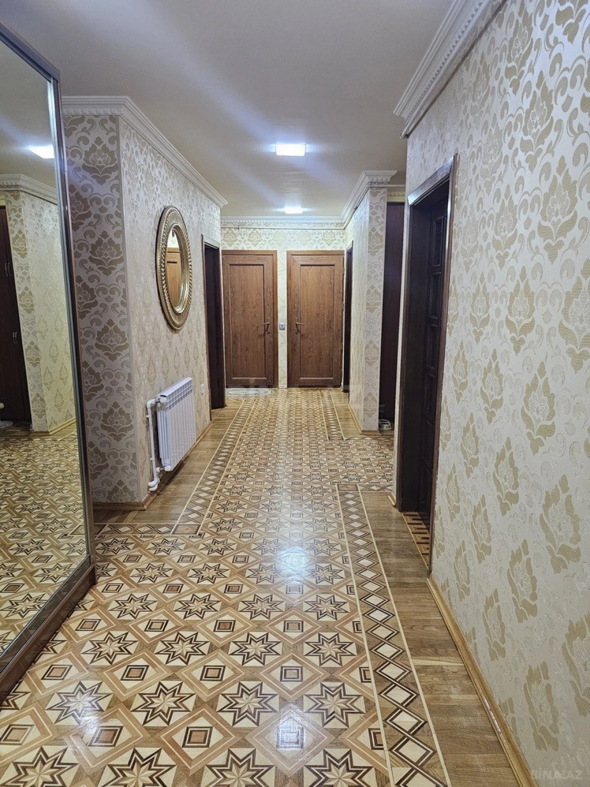 Satılır 5 otaqlı mənzil 125 m²
