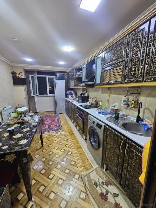 Satılır 5 otaqlı mənzil 125 m²