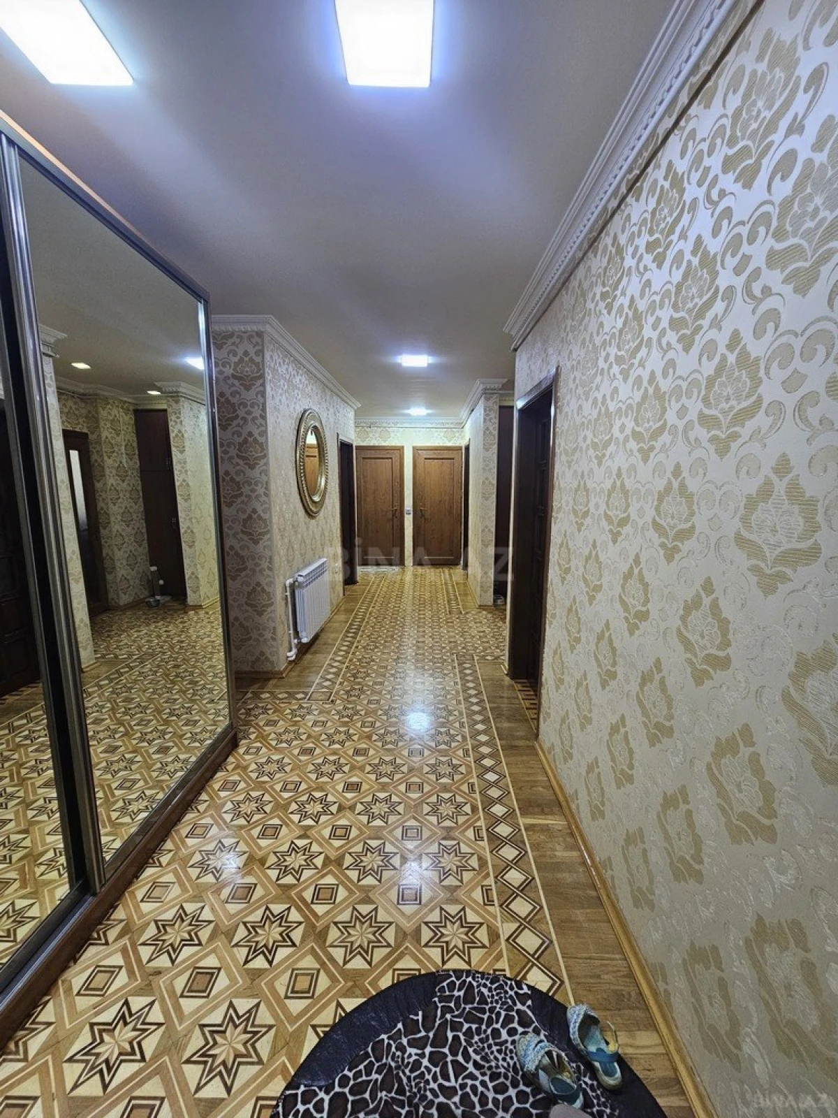 Satılır 5 otaqlı mənzil 125 m²