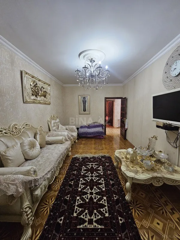 Satılır 5 otaqlı mənzil 125 m²