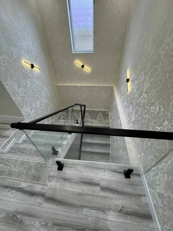 Satılır 5 otaqlı həyət evi 200 m²