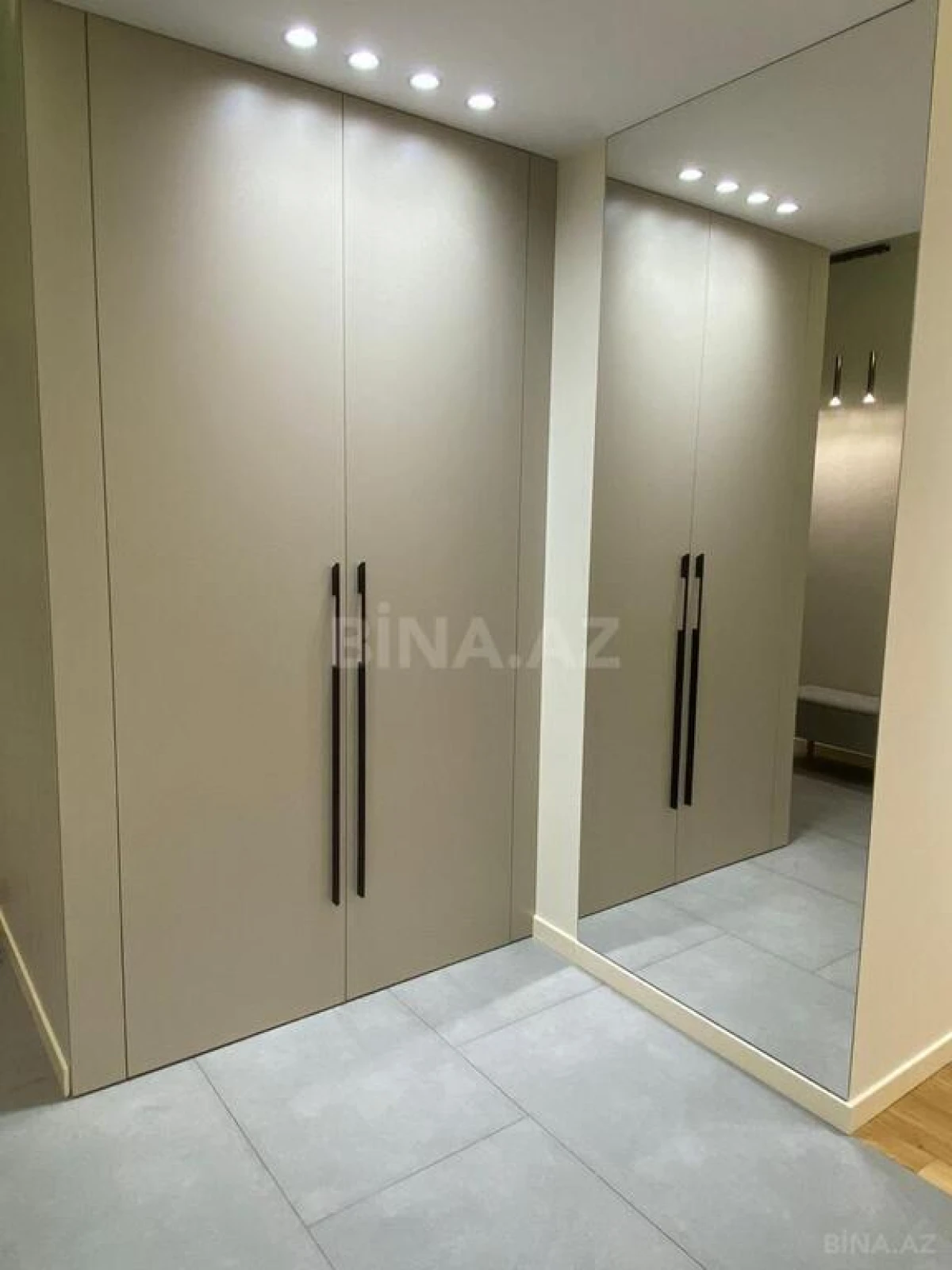 Kirayə verilir 2 otaqlı mənzil 67 m²