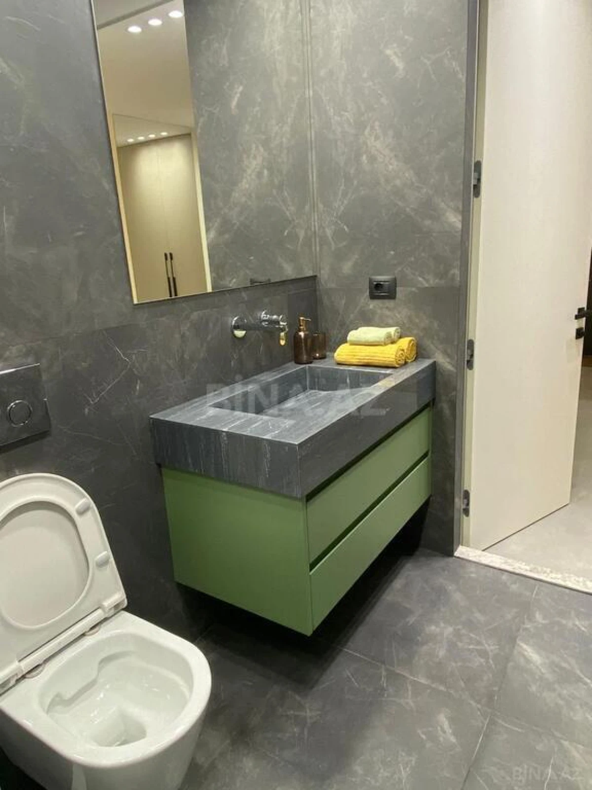 Kirayə verilir 2 otaqlı mənzil 67 m²