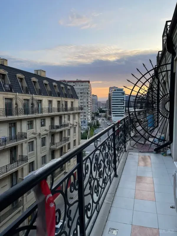 Kirayə verilir 2 otaqlı mənzil 72 m²