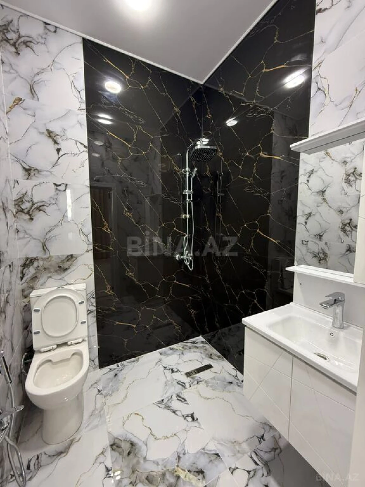 Satılır 4 otaqlı həyət evi 155 m²