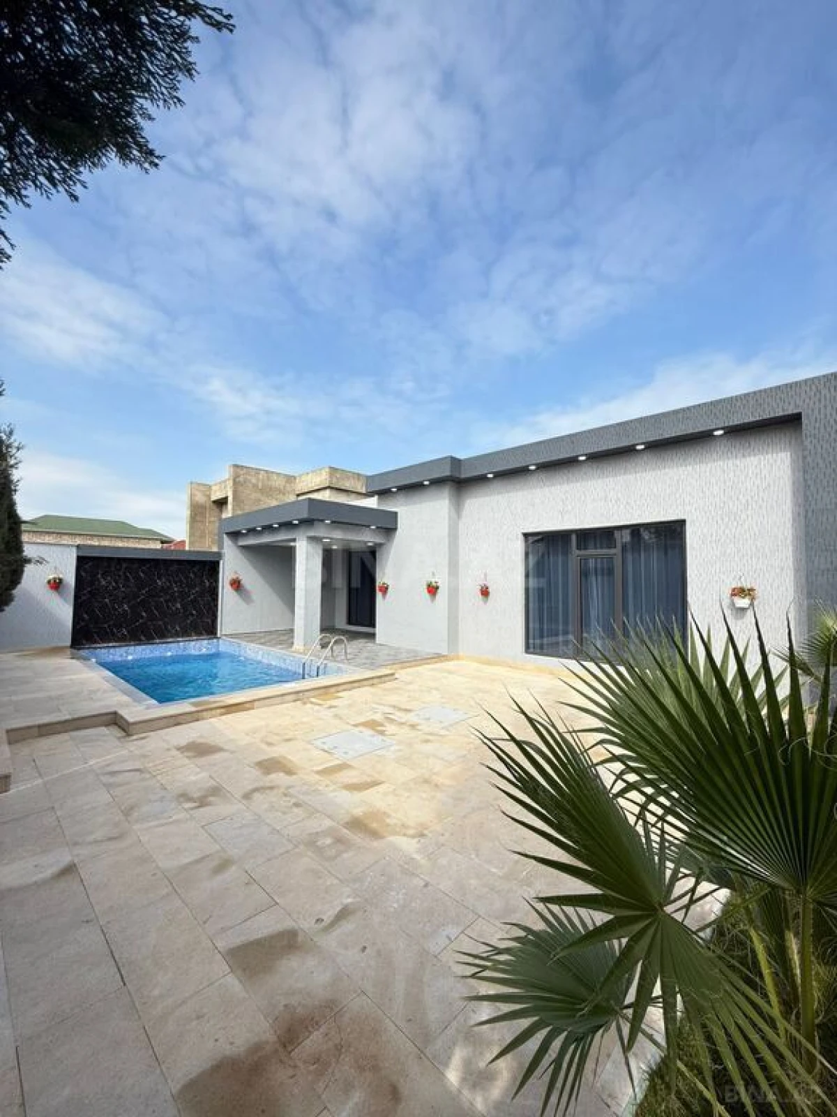 Satılır 4 otaqlı həyət evi 155 m²