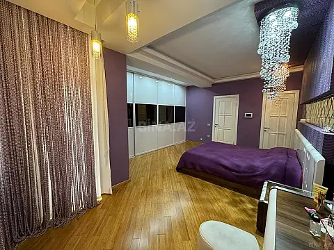 Satılır 4 otaqlı mənzil 200 m²