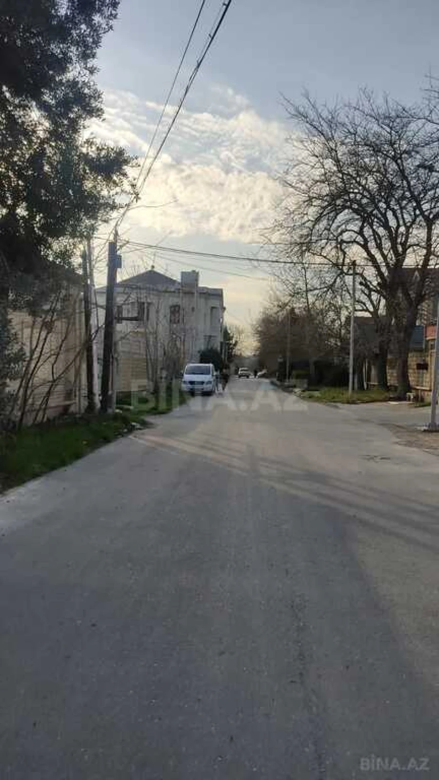 Satılır 10 otaqlı həyət evi 1200 m²