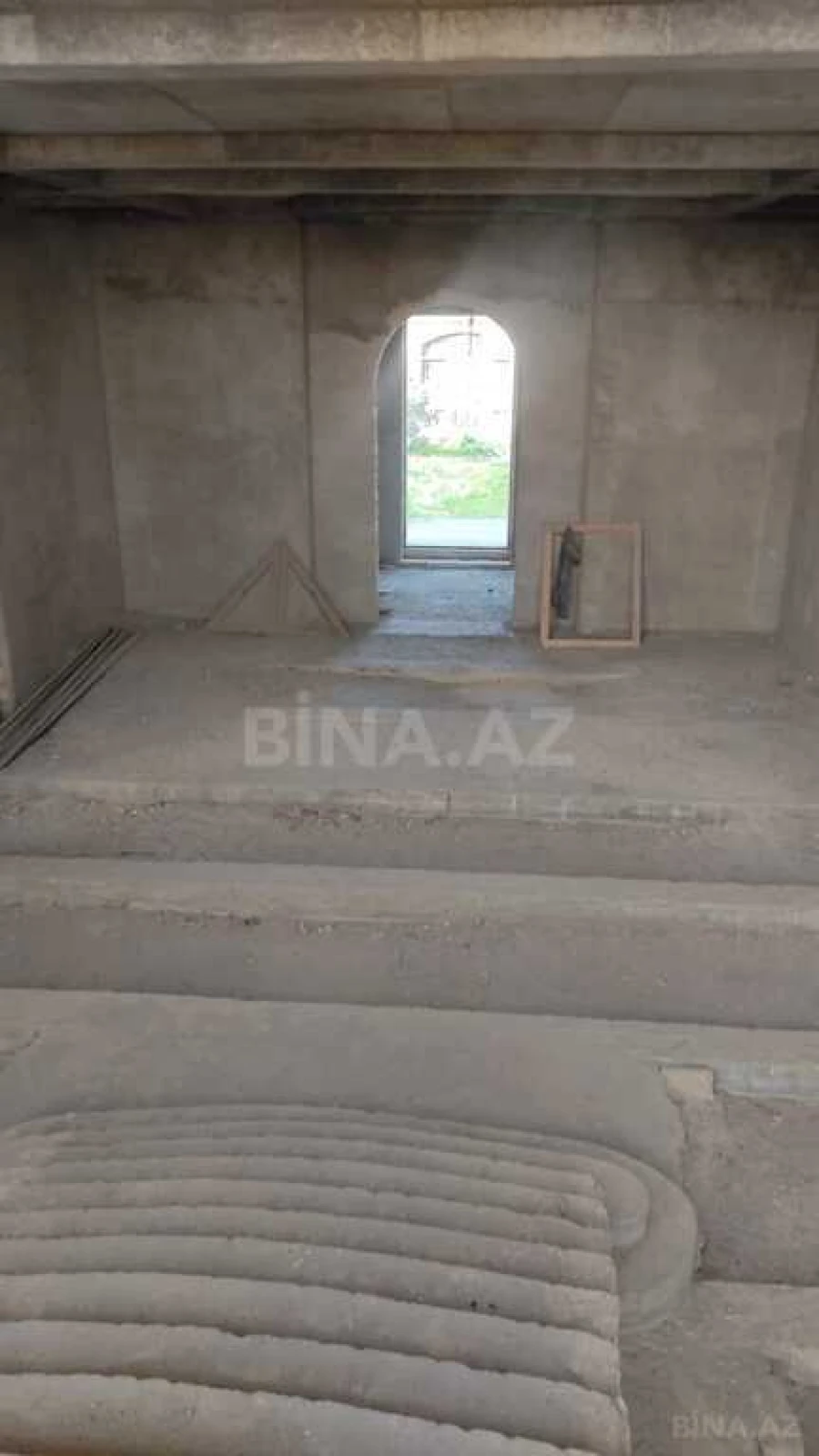 Satılır 10 otaqlı həyət evi 1200 m²