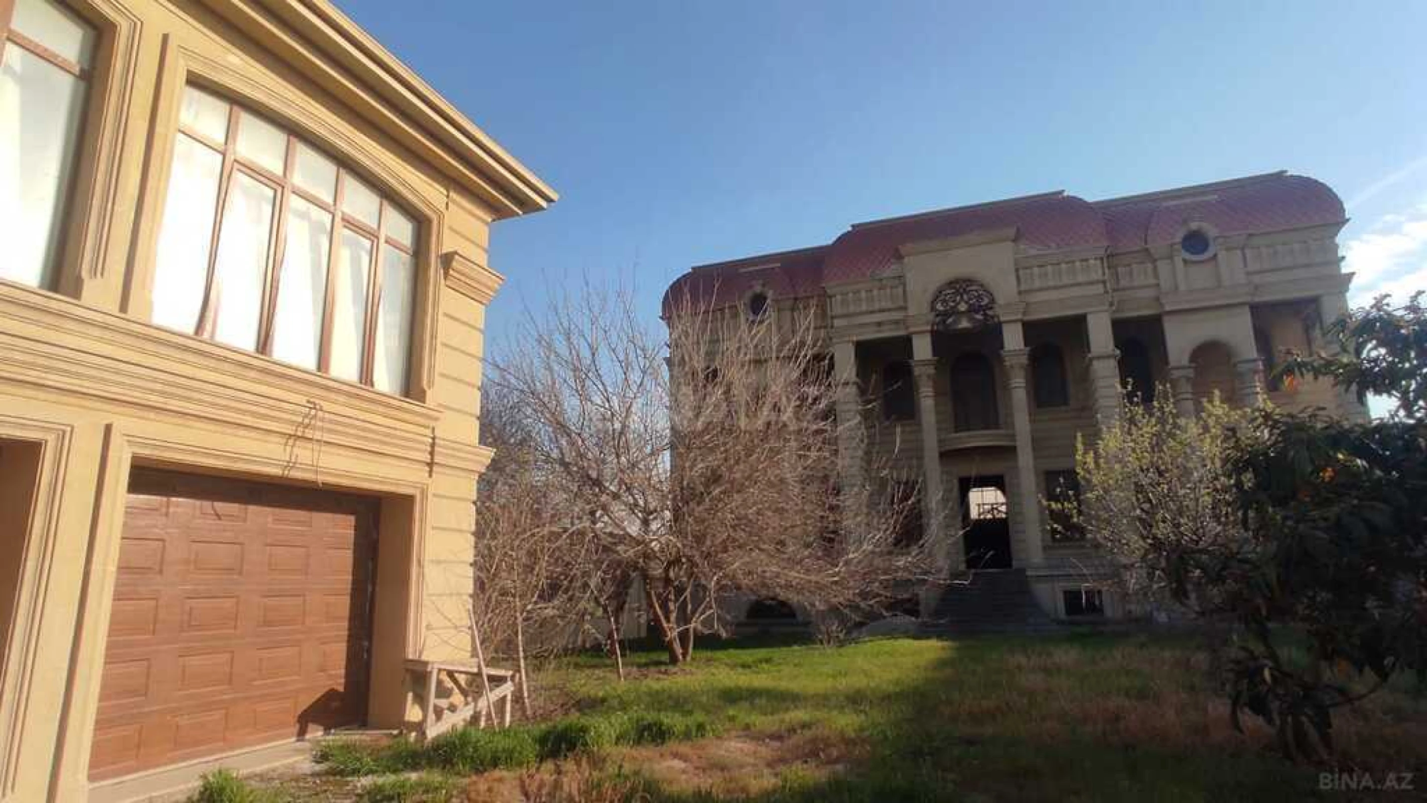 Satılır 10 otaqlı həyət evi 1200 m²